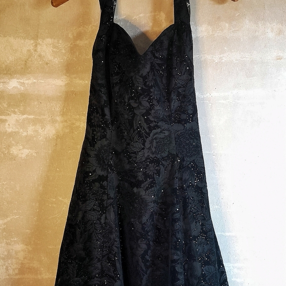 black vintage floral halter dress - 3/4 - Picture 3 of 6